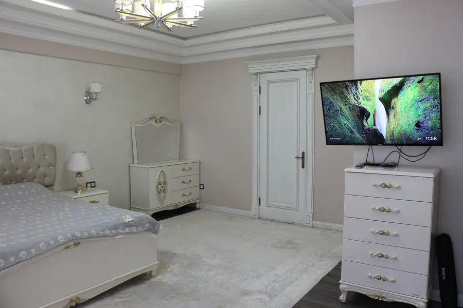 3 xonali kvartira − 120 m², 4/4 qavat