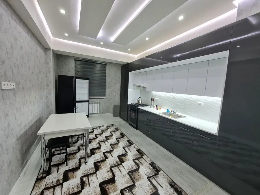 Ijaraga 3 xonali kvartira − 130 m²