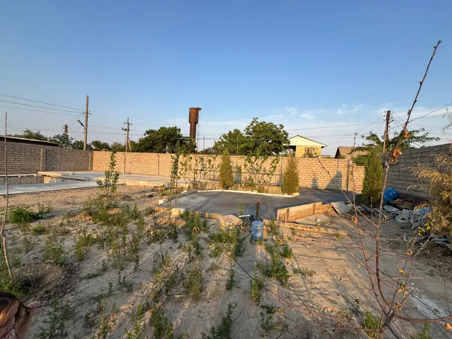 2 qavatli uy sotiladi − 152 m²