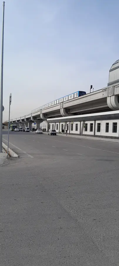 3 xonali kvartira sotiladi − 70.6 m²