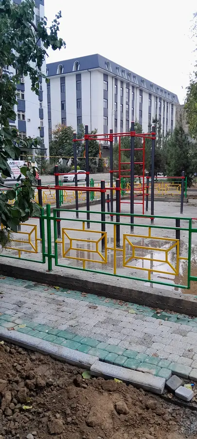 3 xonali kvartira sotiladi − 70.6 m²