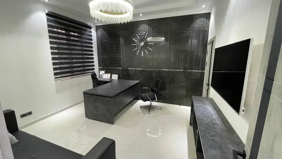 Ofis − 184 m², 1/4 qavat