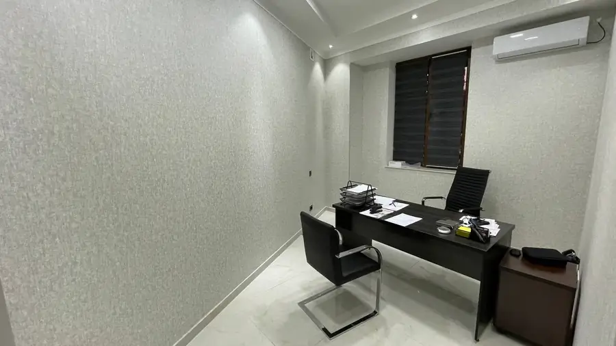 Ofis sotiladi − 184 m²