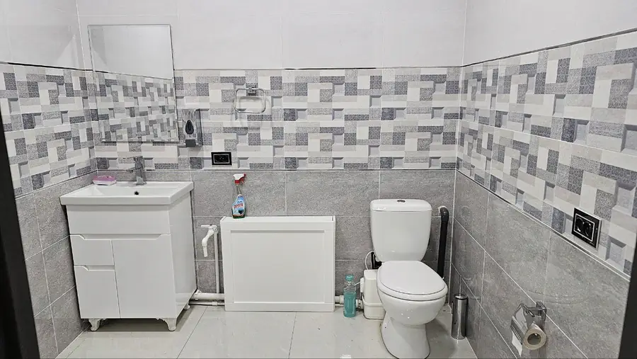 Ofis sotiladi − 184 m²