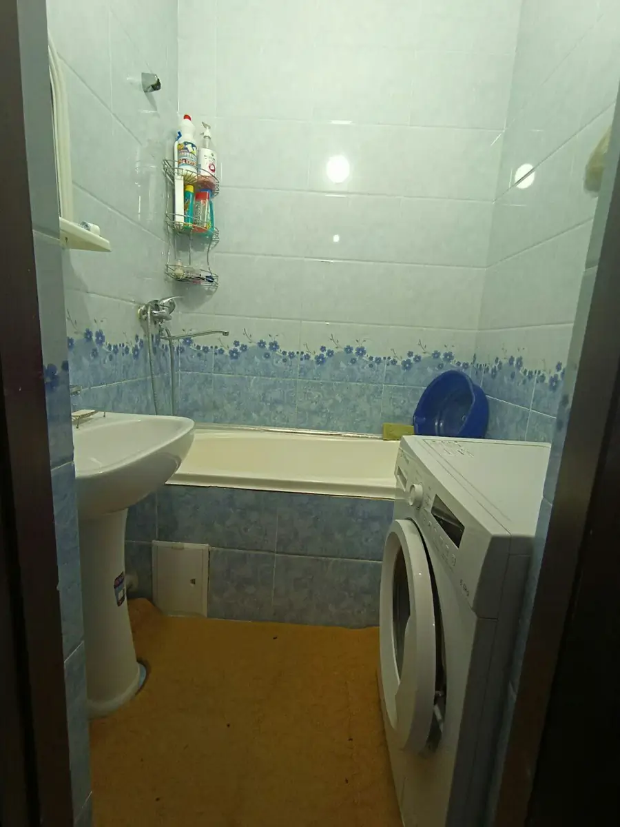 4 xonali kvartira sotiladi − 111 m²