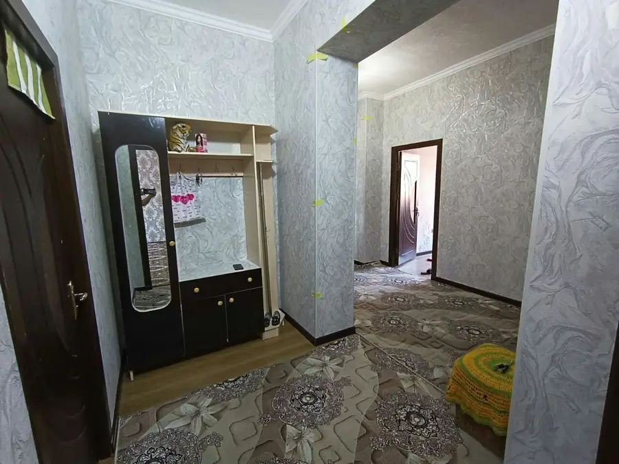 4 xonali kvartira sotiladi − 111 m²