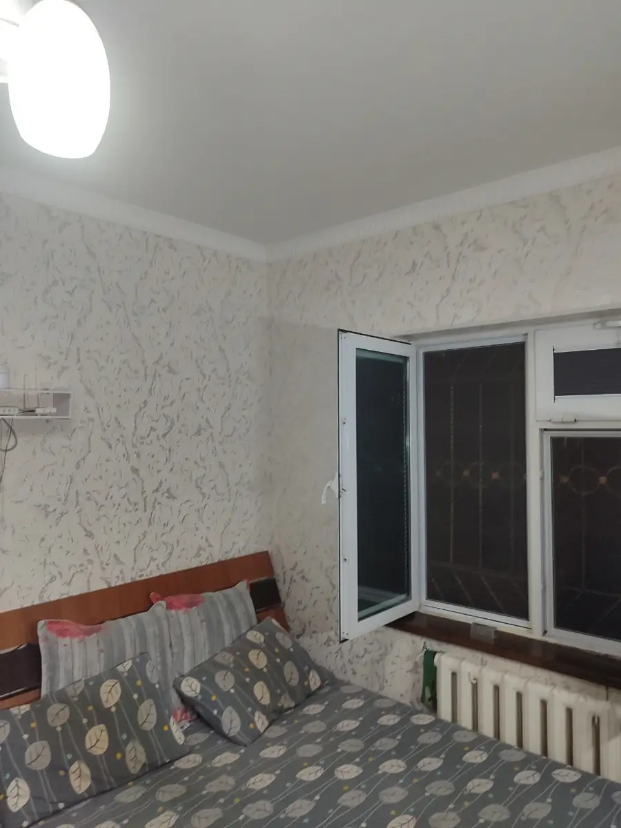 3 xonali kvartira sotiladi − 77 m²