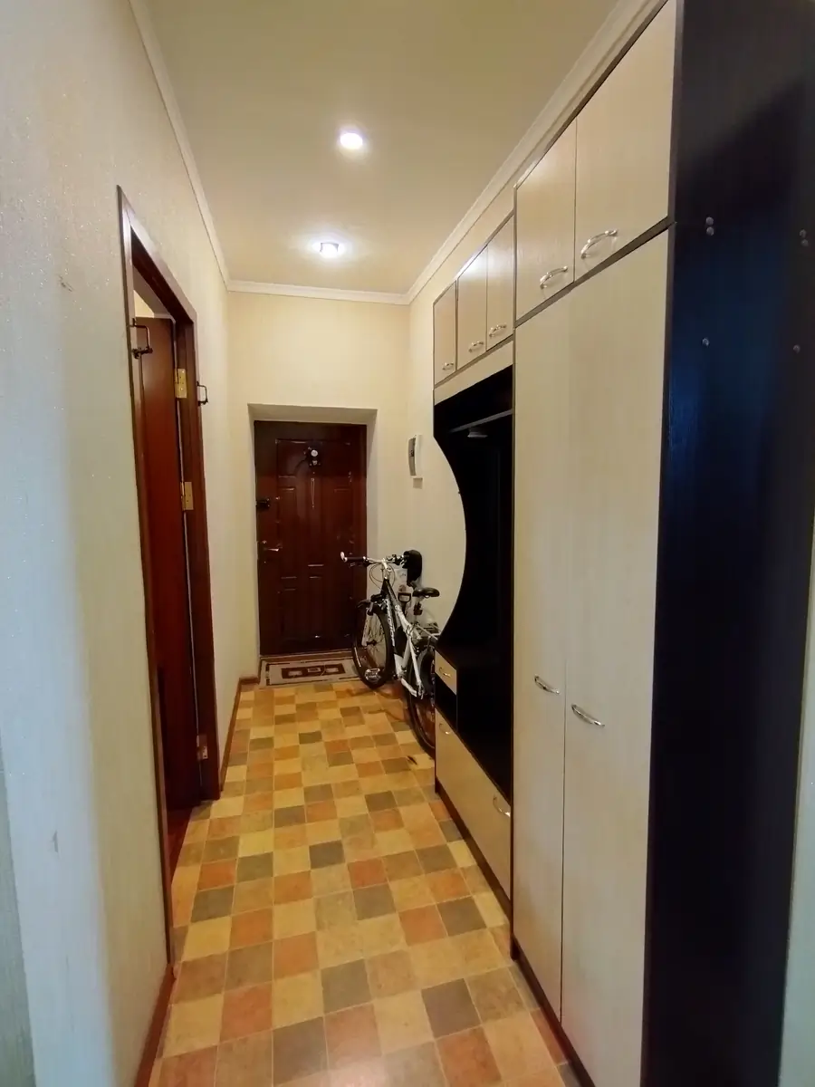 Продается 2-комнатная квартира − 51.1 м²