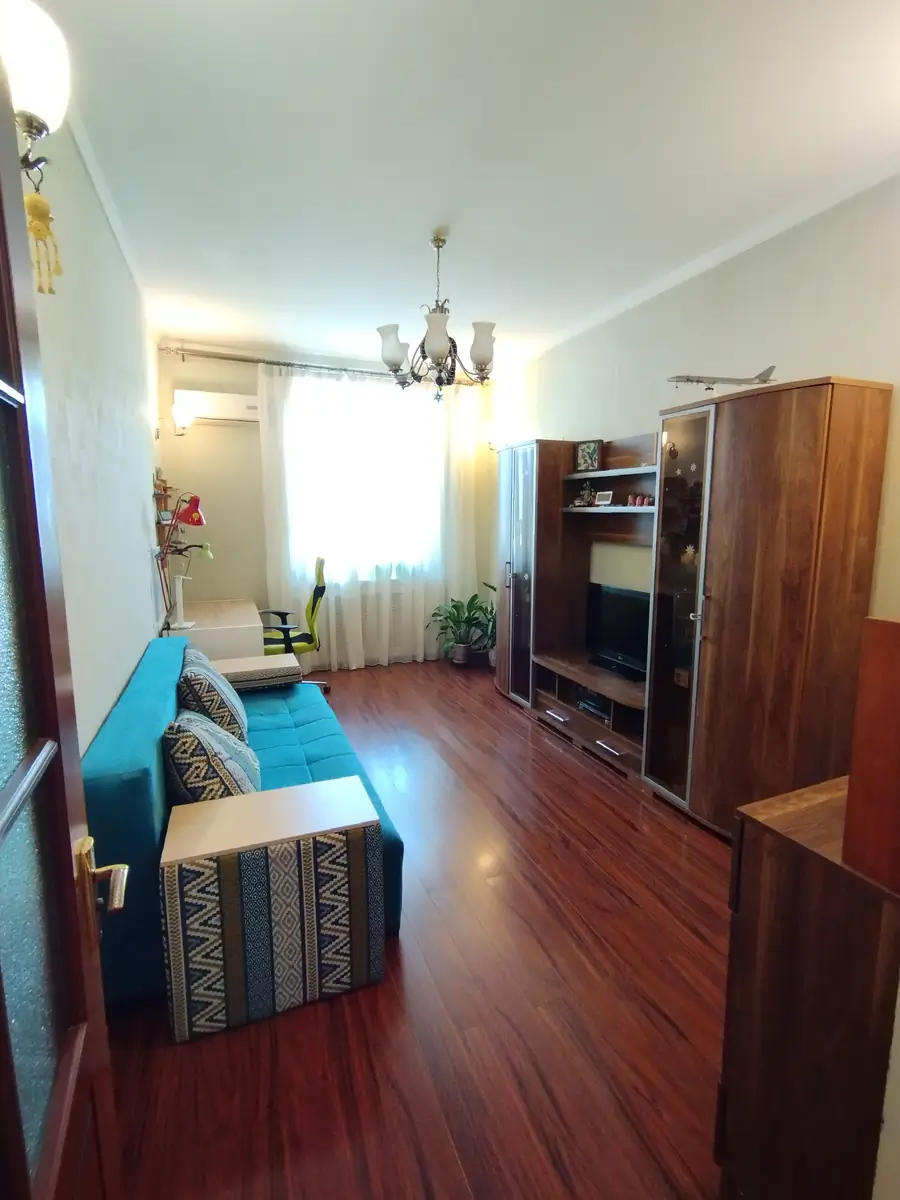 Продается 2-комнатная квартира − 51.1 м²