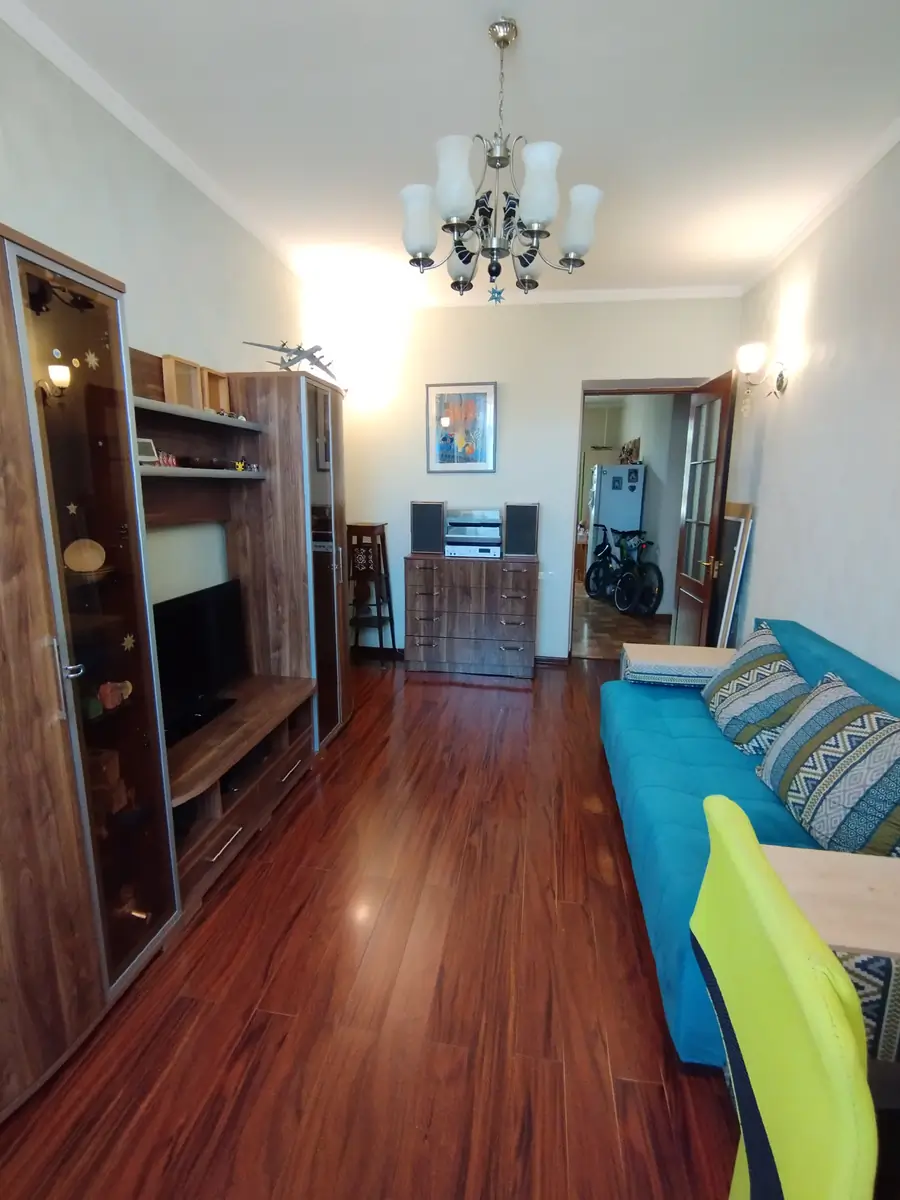 Продается 2-комнатная квартира − 51.1 м²