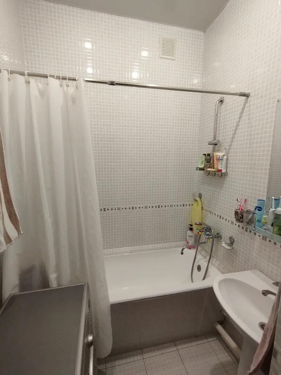 Продается 2-комнатная квартира − 51.1 м²