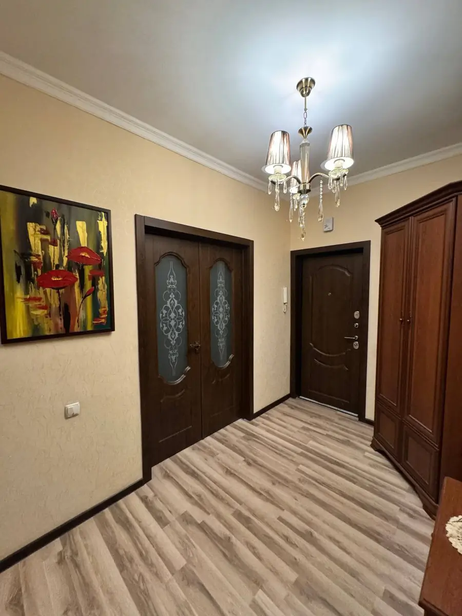 4 xonali kvartira − 90 m², 3/5 qavat