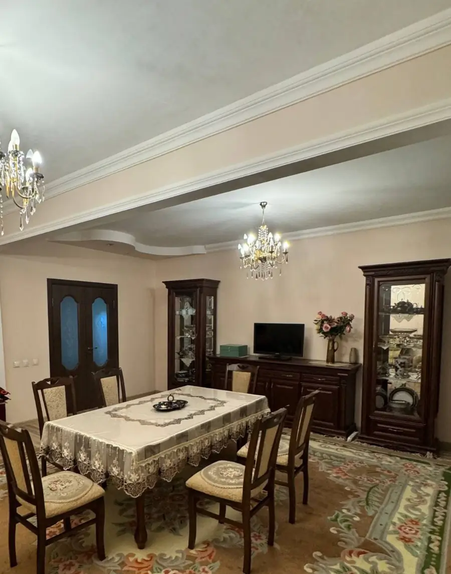 4 xonali kvartira − 90 m², 3/5 qavat