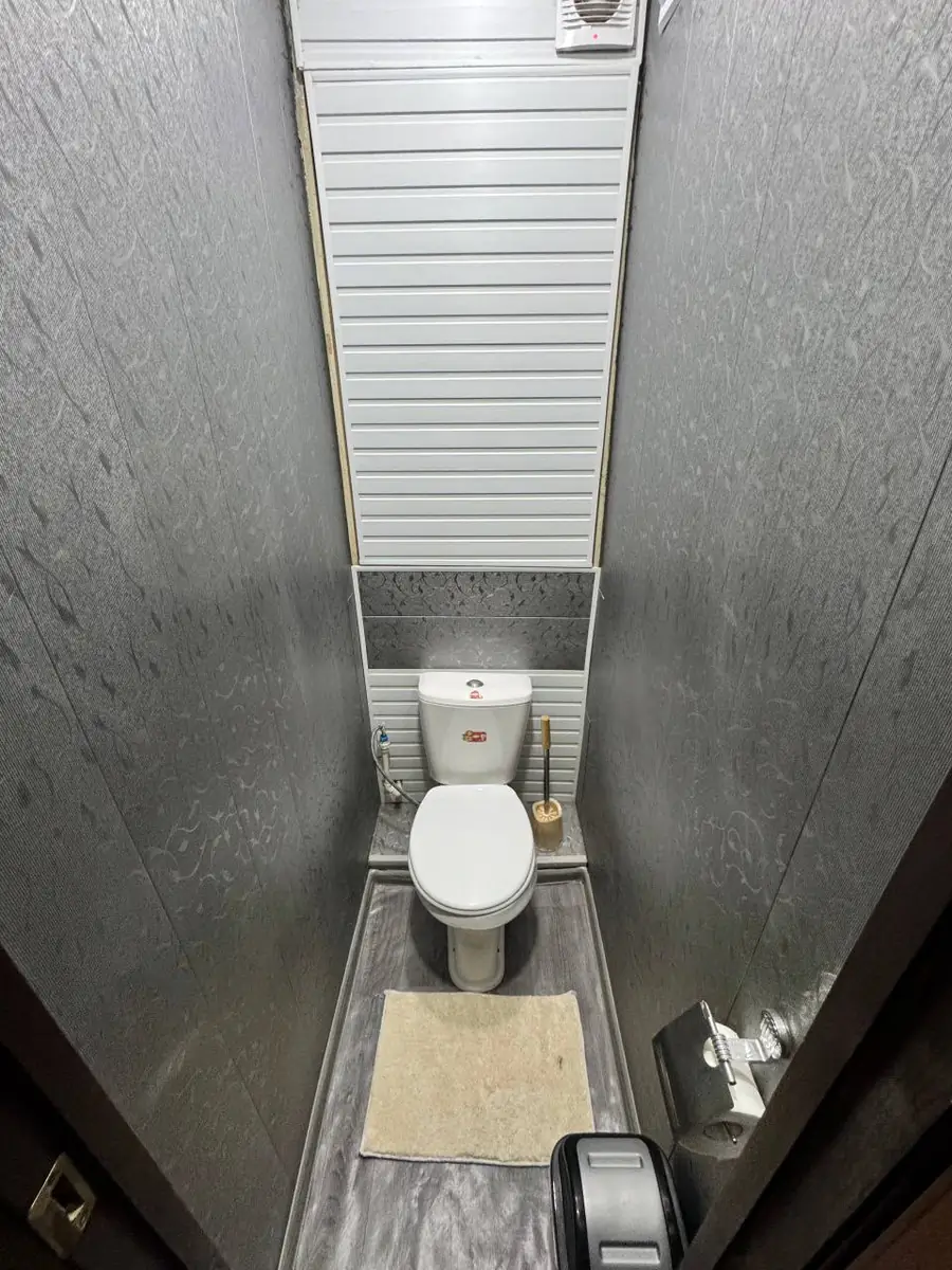 4 xonali kvartira sotiladi − 90 m²