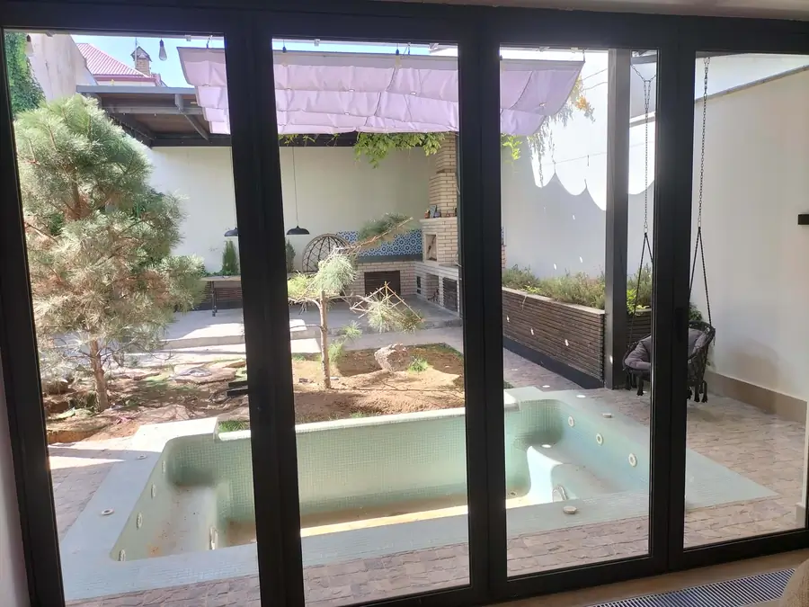 2 qavatli uy sotiladi − 200 m²