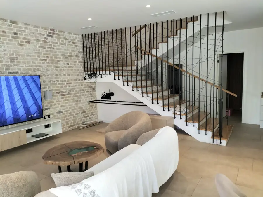 2 qavatli uy sotiladi − 200 m²