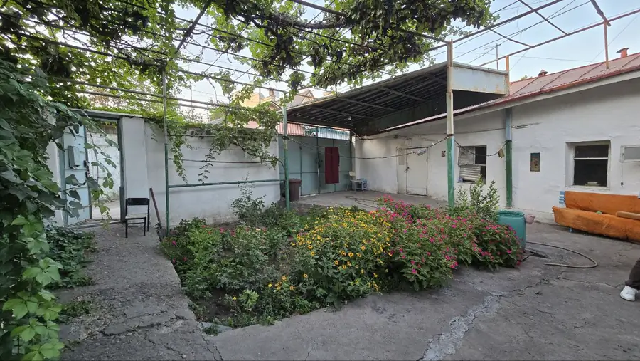 1 qavatli uy − 173 m², 3 sot. 