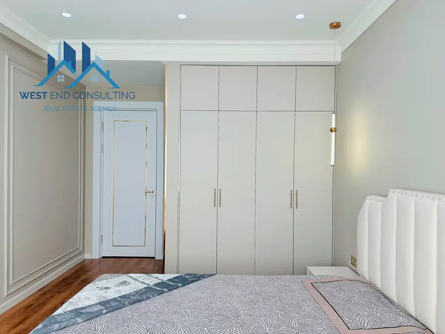 Продается 2-комнатная квартира − 66 м²