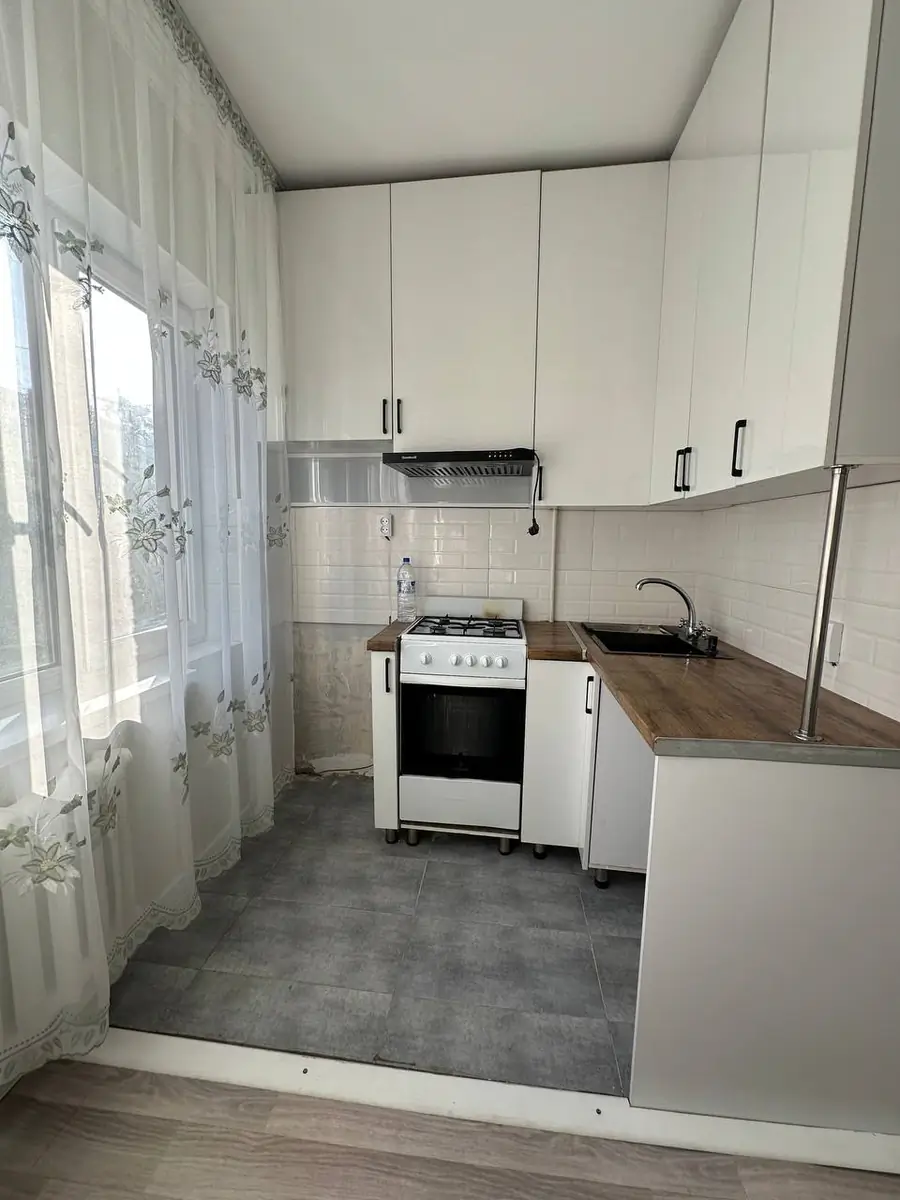 1 xonali kvartira − 42 m², 2/4 qavat