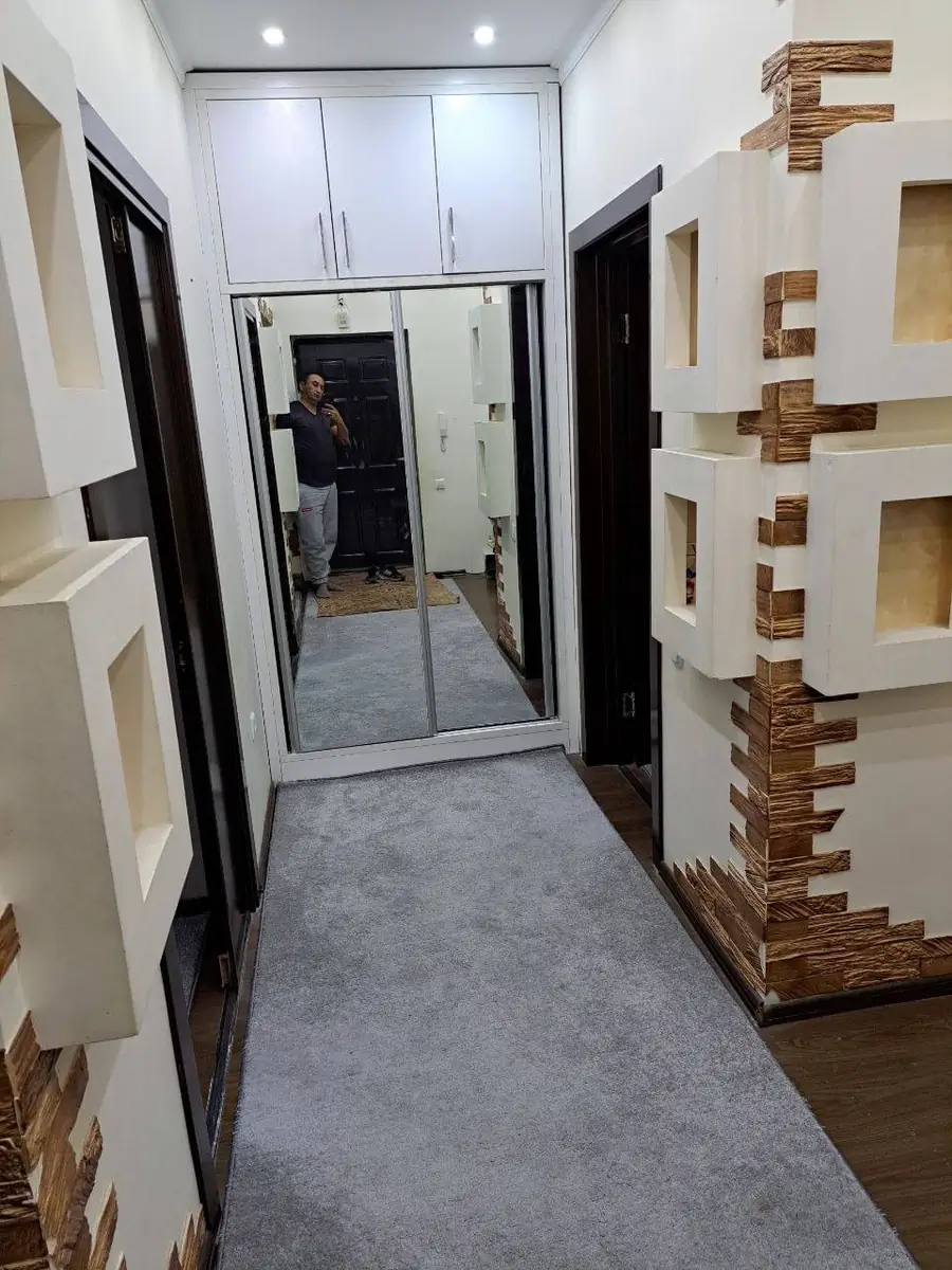 3 xonali kvartira sotiladi − 65 m²