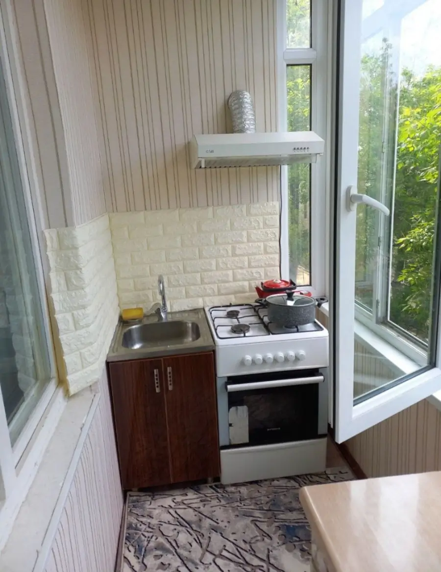 1 xonali kvartira sotiladi − 32 m²