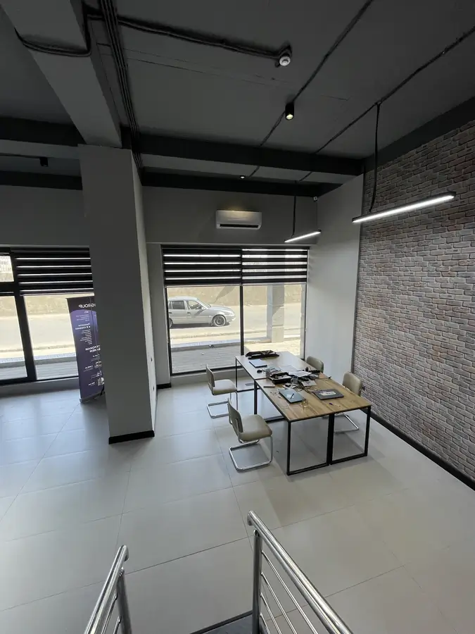 Ijaraga ofis − 104 m²