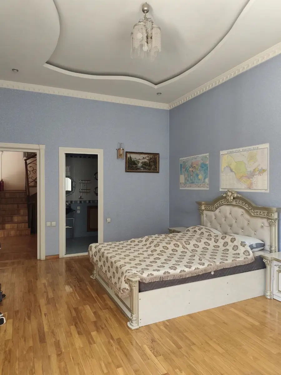 Ijaraga 2 qavatli uy − 439 m²