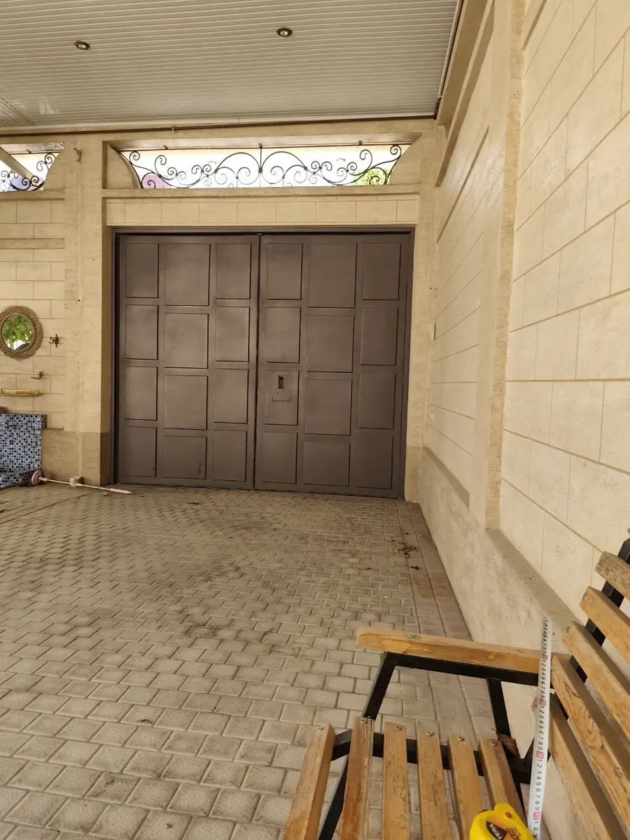 2 qavatli uy − 439 m², 4.1 sot. 