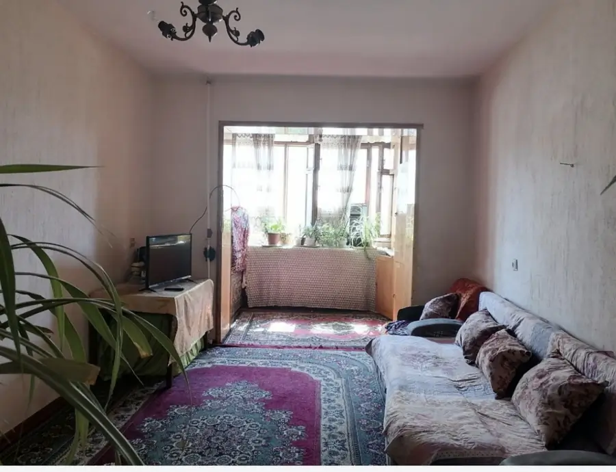 4 xonali kvartira sotiladi − 82.8 m²