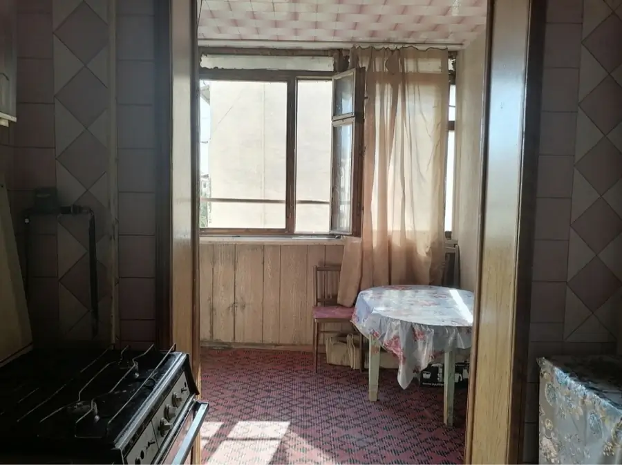 4 xonali kvartira sotiladi − 82.8 m²