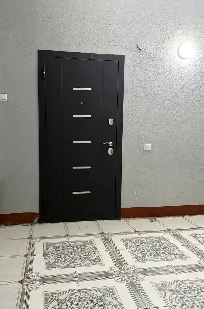 2 xonali kvartira sotiladi − 74 m²