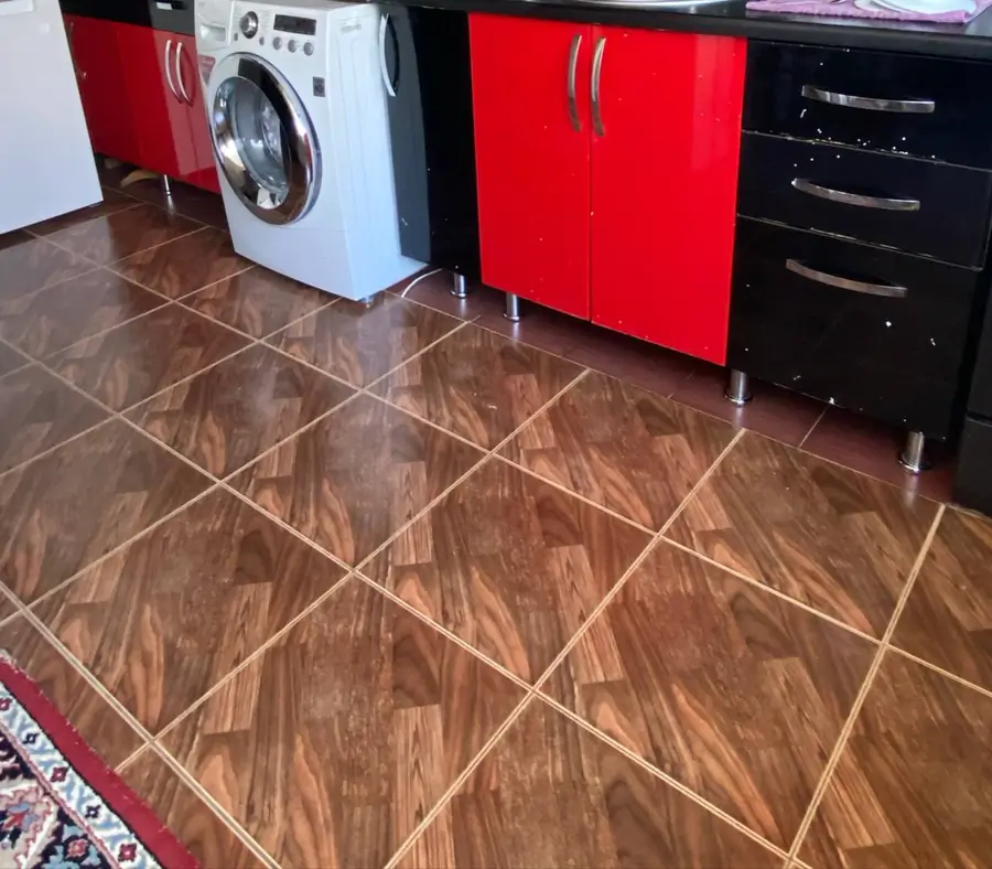 5 dan ortiq xonali kvartira − 100 m², 2/5 qavat