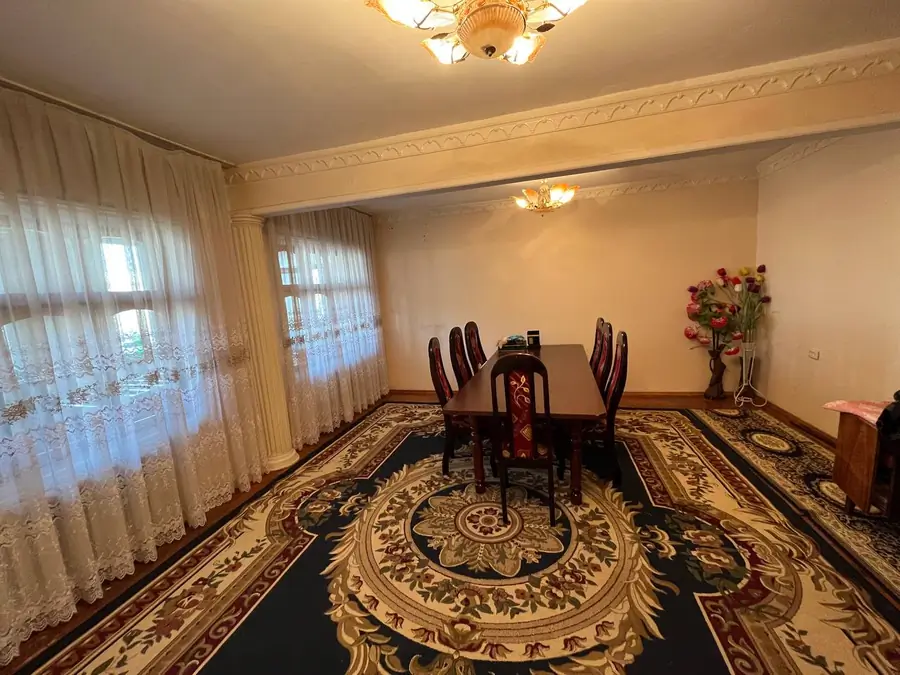 5 dan ortiq xonali kvartira − 108.8 m², 5/5 qavat