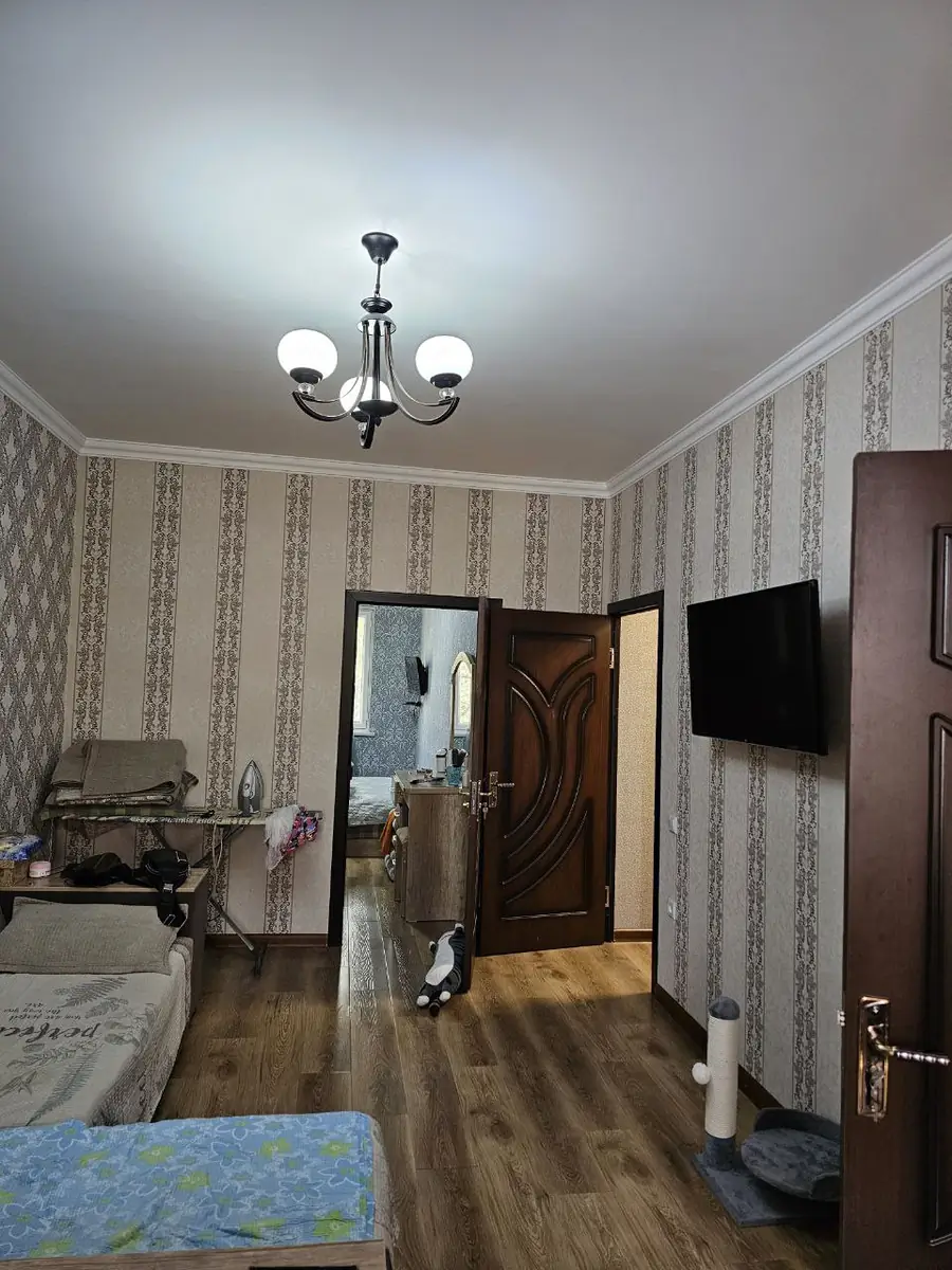 2 xonali kvartira sotiladi − 44 m²