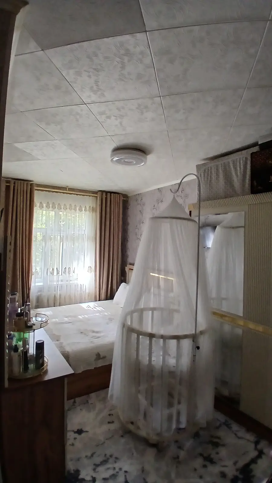 4 xonali kvartira sotiladi − 100 m²