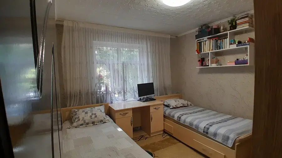 4 xonali kvartira sotiladi − 100 m²