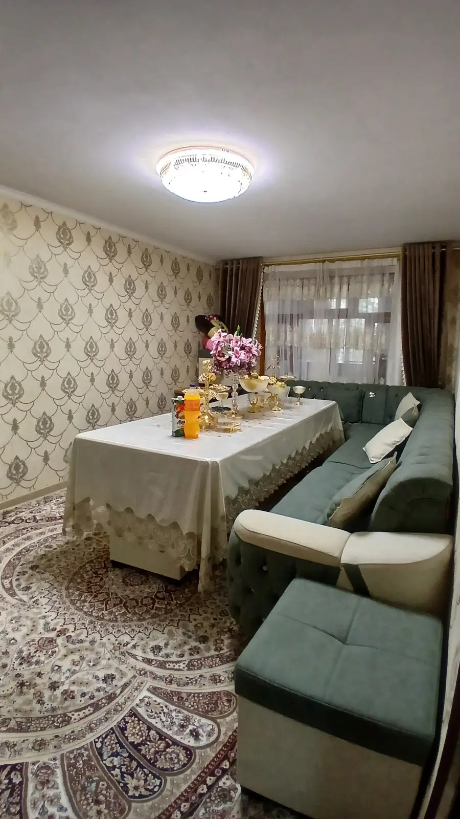 4 xonali kvartira − 100 m², 2/4 qavat