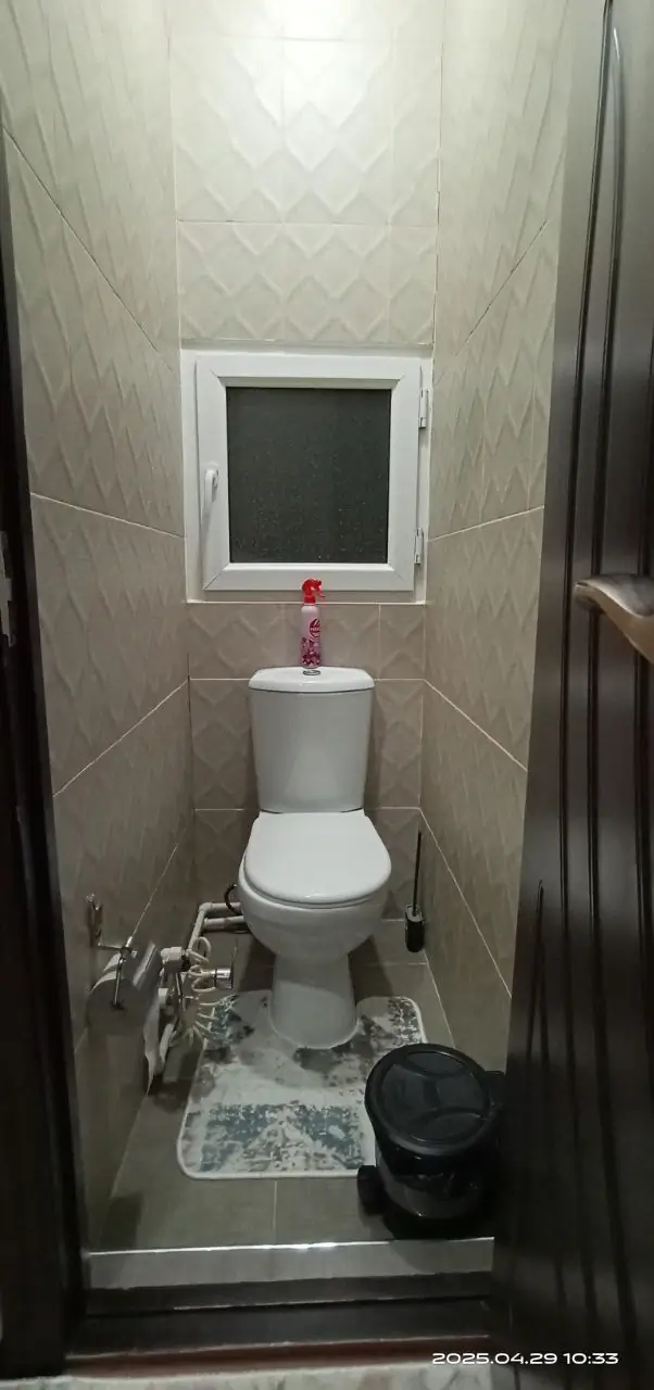 3 xonali kvartira sotiladi − 58 m²