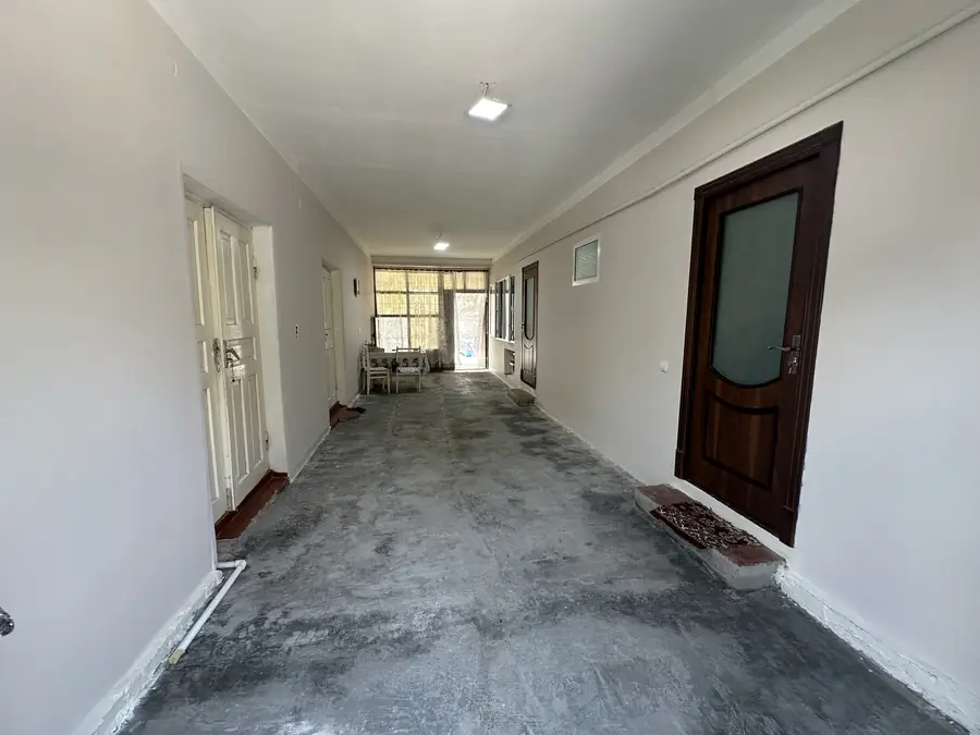 2 qavatli uy − 260 m², 4 sot. 