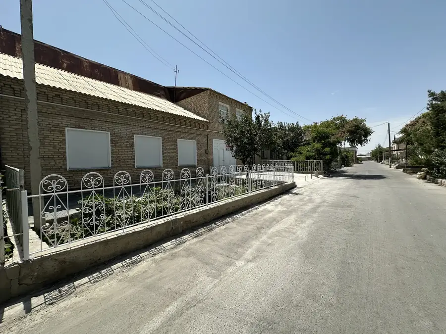 2 qavatli uy − 260 m², 4 sot. 