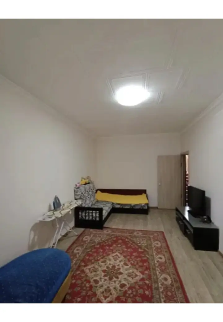 2 xonali kvartira sotiladi − 33 m²