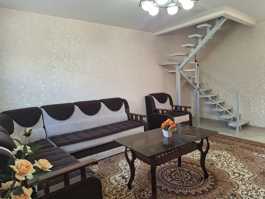 2 qavatli taunxaus sotiladi − 95 m²