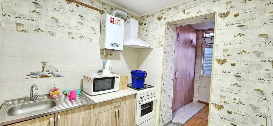 3 xonali kvartira sotiladi − 66 m²