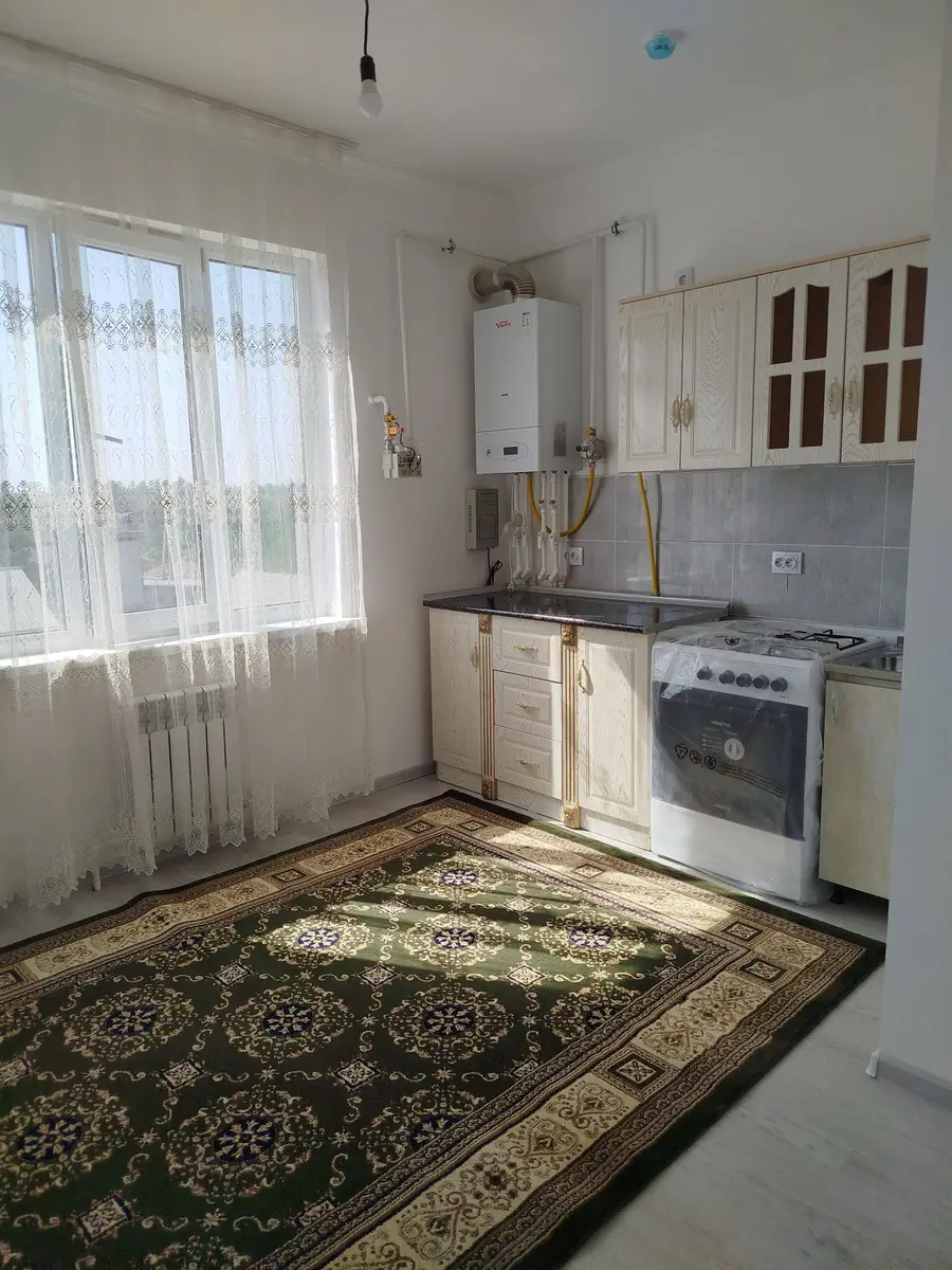 Продается 2-комнатная квартира − 56 м²