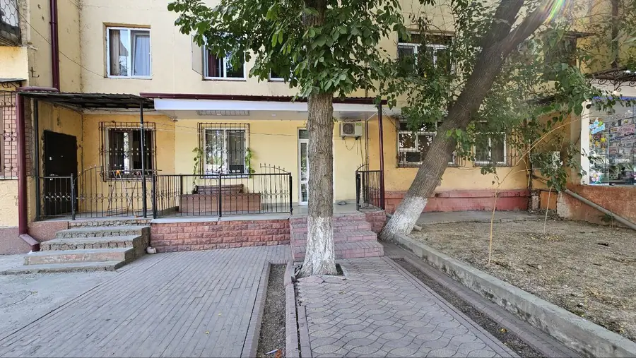 Ofis − 97 m², 1/4 qavat