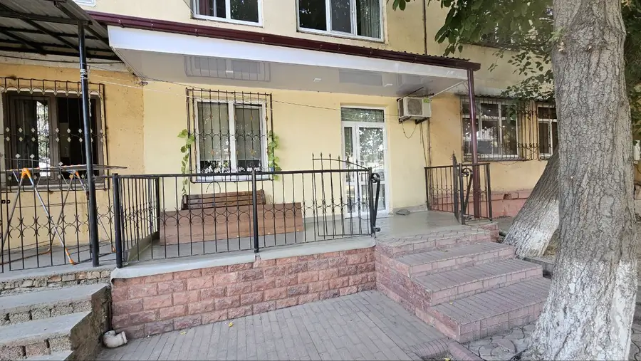 Ofis − 97 m², 1/4 qavat