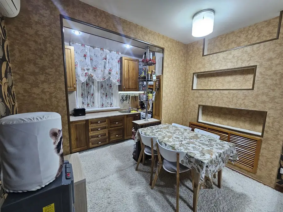 Ofis sotiladi − 97 m²