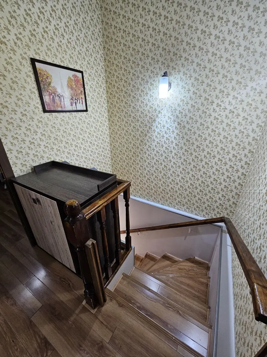 Ofis sotiladi − 97 m²