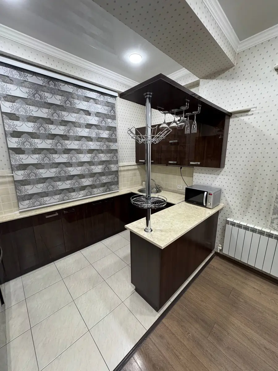 3 xonali kvartira sotiladi − 90 m²