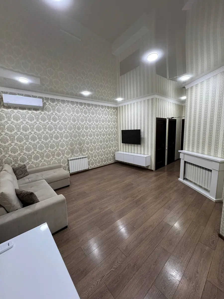 3 xonali kvartira sotiladi − 90 m²